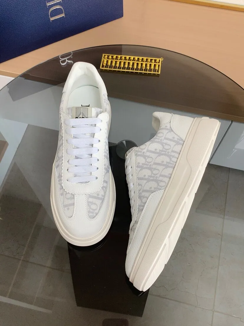 Factory price 420⌚️⌚️[Dior] Dior's new men's genuine leather casual shoes, the highest version on the market, any comparison is welcome🆚! The original leather has excellent texture and is super high-end! Fetal sheep net lining imported from Italy, removable pad! Luxurious materials and fine workmanship, highly recommended! Code number: 38-444⃣️Color optional